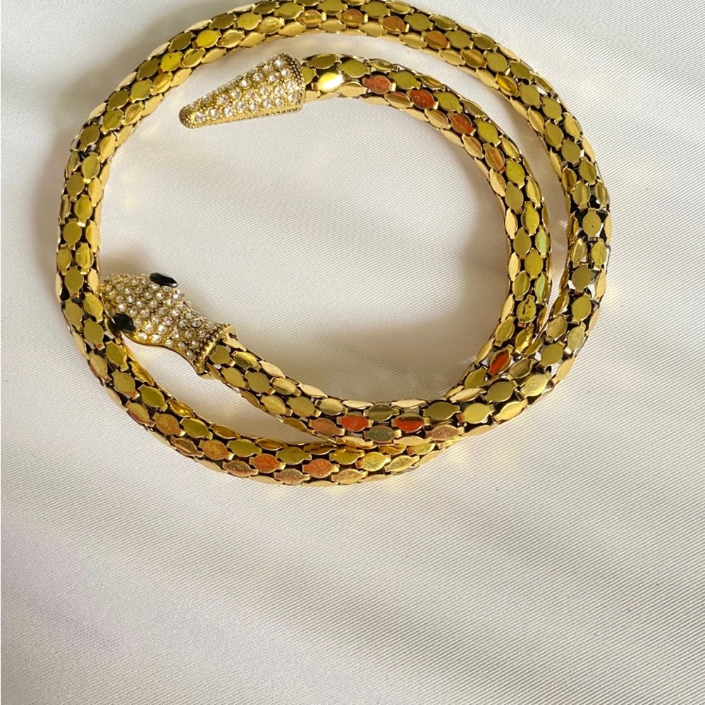 Upper arm bracelet gold rhinestones